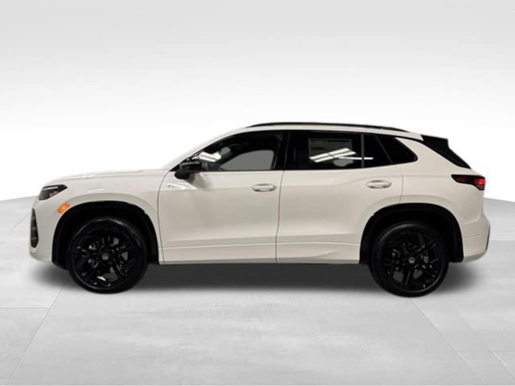 New 2026 Volkswagen Tiguan SE R-Line Black SUV