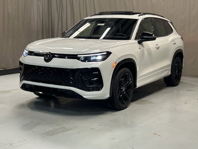 2026 Volkswagen Tiguan SE R-Line Black photo 4