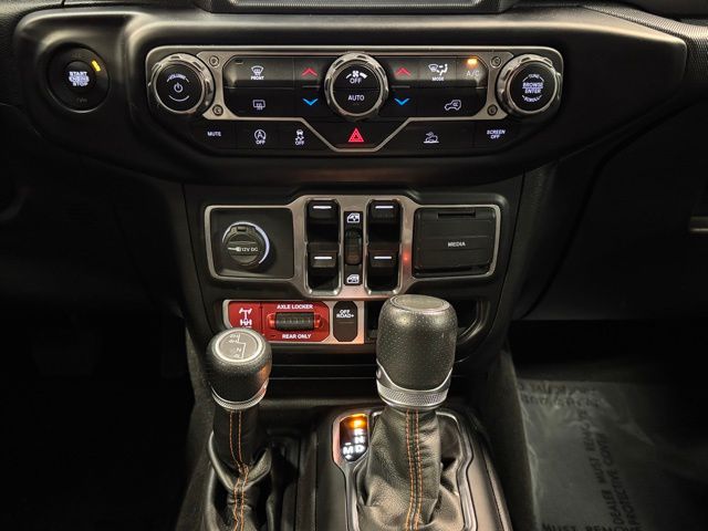 2022 Jeep Gladiator Mojave - Photo 28