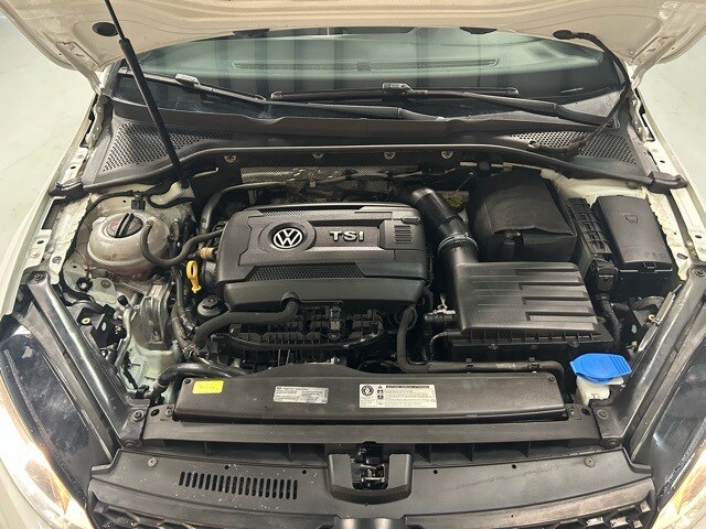 2016 Volkswagen Golf GTI SE photo 2