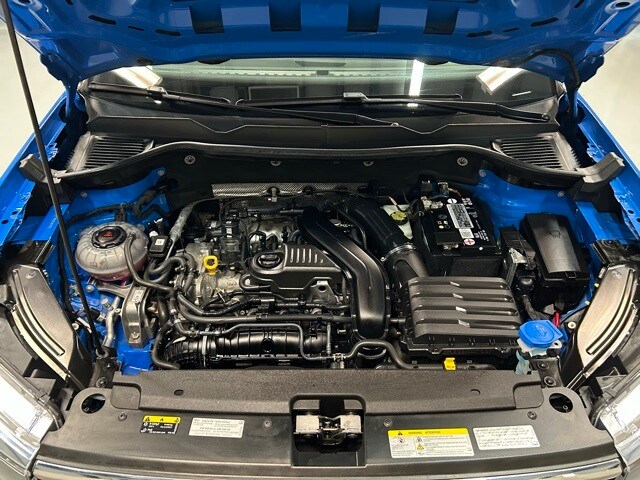 2022 Volkswagen Taos SE photo 2