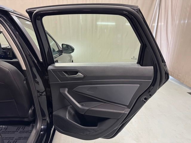 2025 Volkswagen Jetta SE - Photo 12