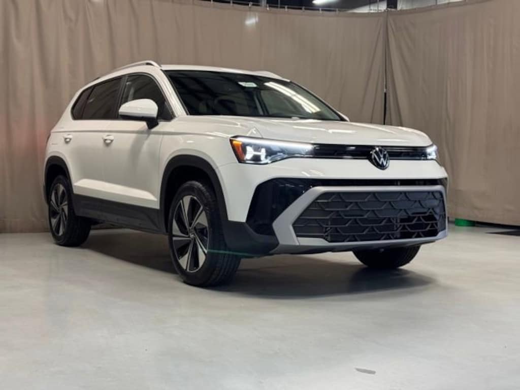 New 2026 Volkswagen Taos 1.5T SE SUV