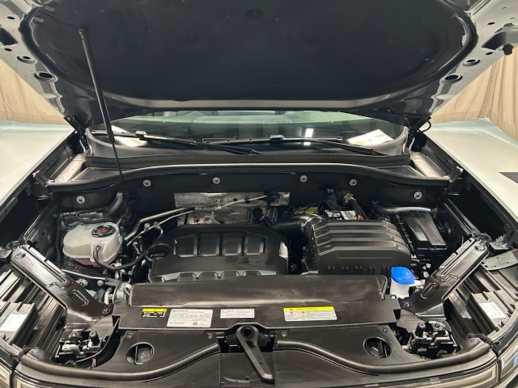 Used 2024 Volkswagen Atlas 2.0T SE w/Technology SUV