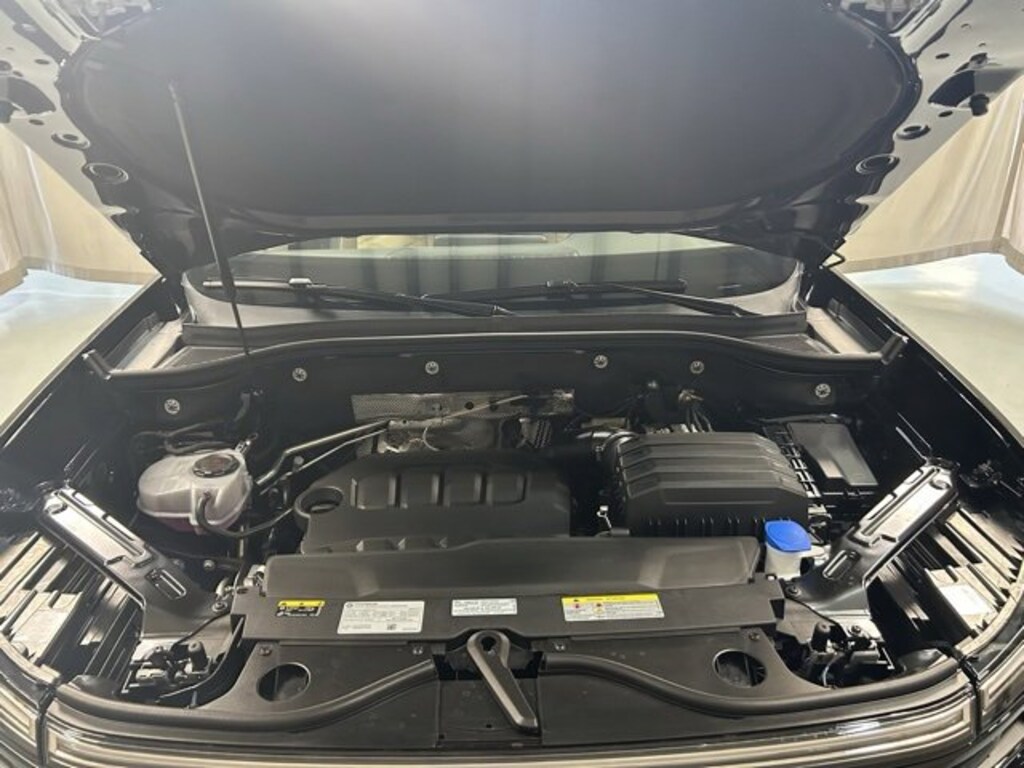 New 2026 Volkswagen Atlas Cross Sport 2.0T SE w/Technology SUV