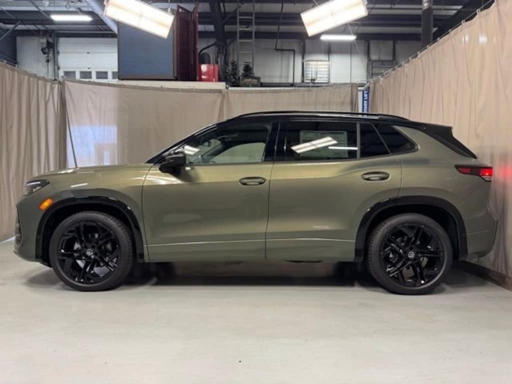 New 2026 Volkswagen Tiguan 2.0T SE R-Line Black SUV