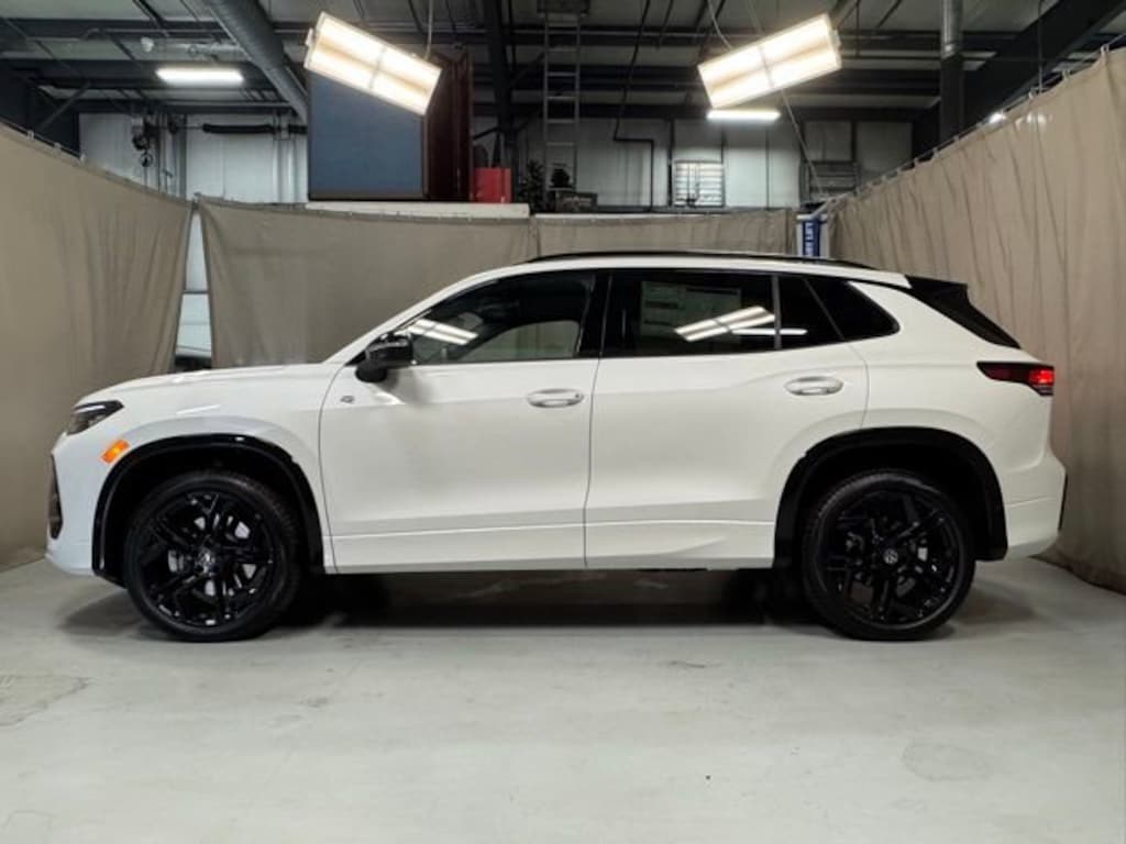 New 2026 Volkswagen Tiguan 2.0T SE R-Line Black SUV