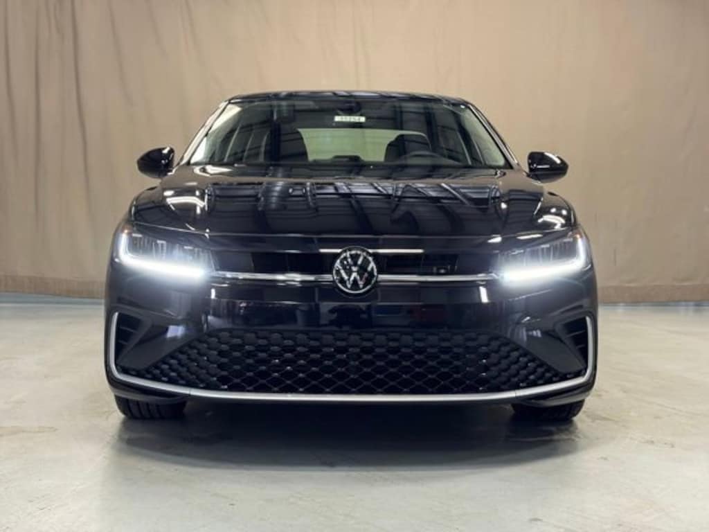 New 2025 Volkswagen Jetta 1.5T SE Sedan