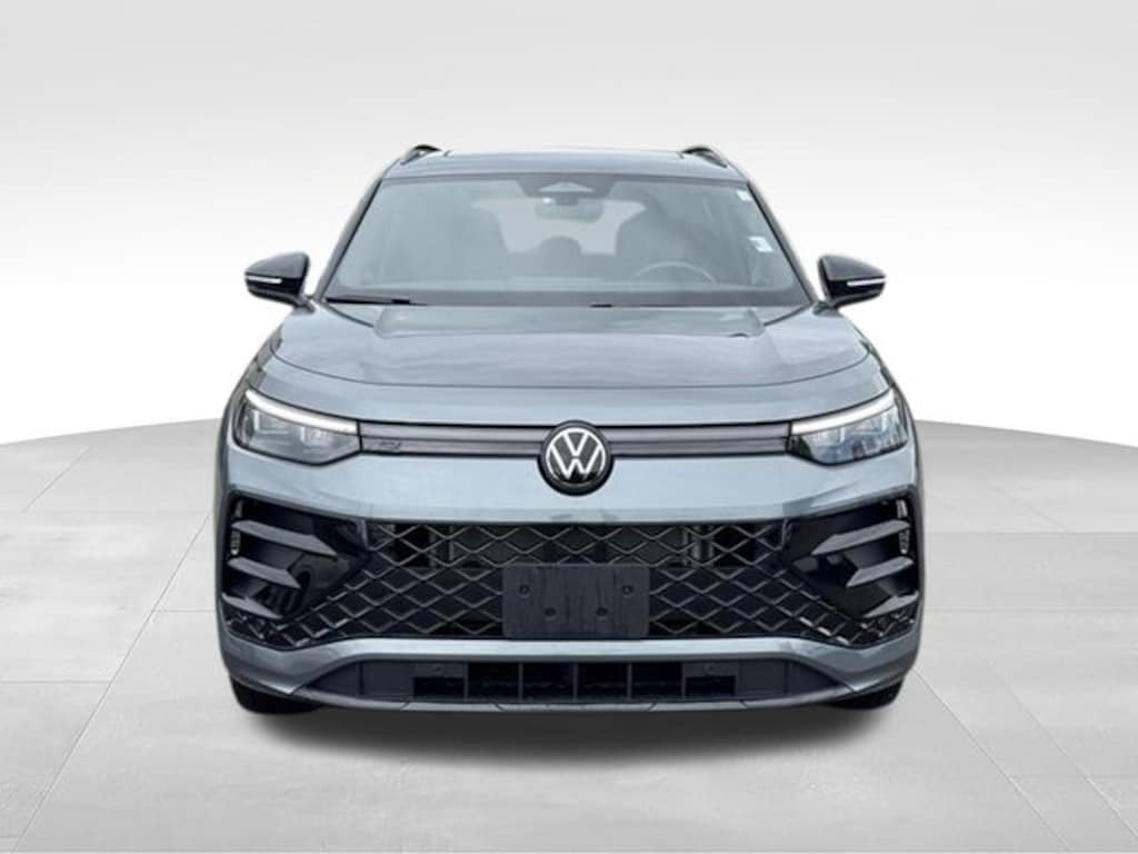 Used 2025 Volkswagen Tiguan 2.0T SE R-Line Black SUV