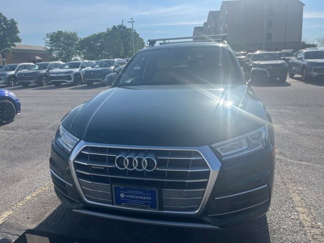 2020 Audi Q5 45 quattro S tronic Premium's photo