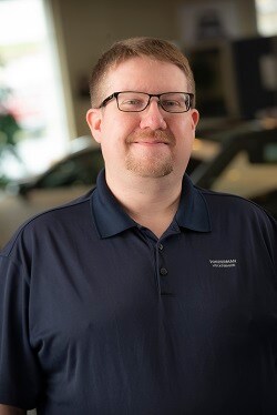 Staff member Eric Crump from e7251391dbe6