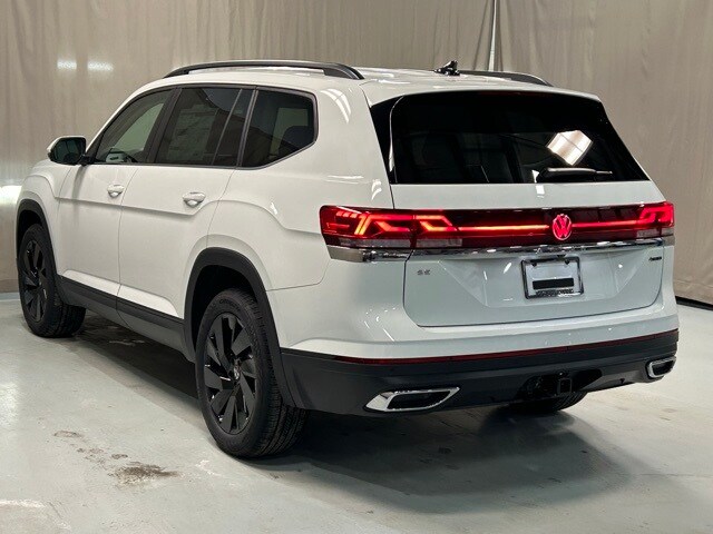 2025 Volkswagen Atlas SE Technology photo 4