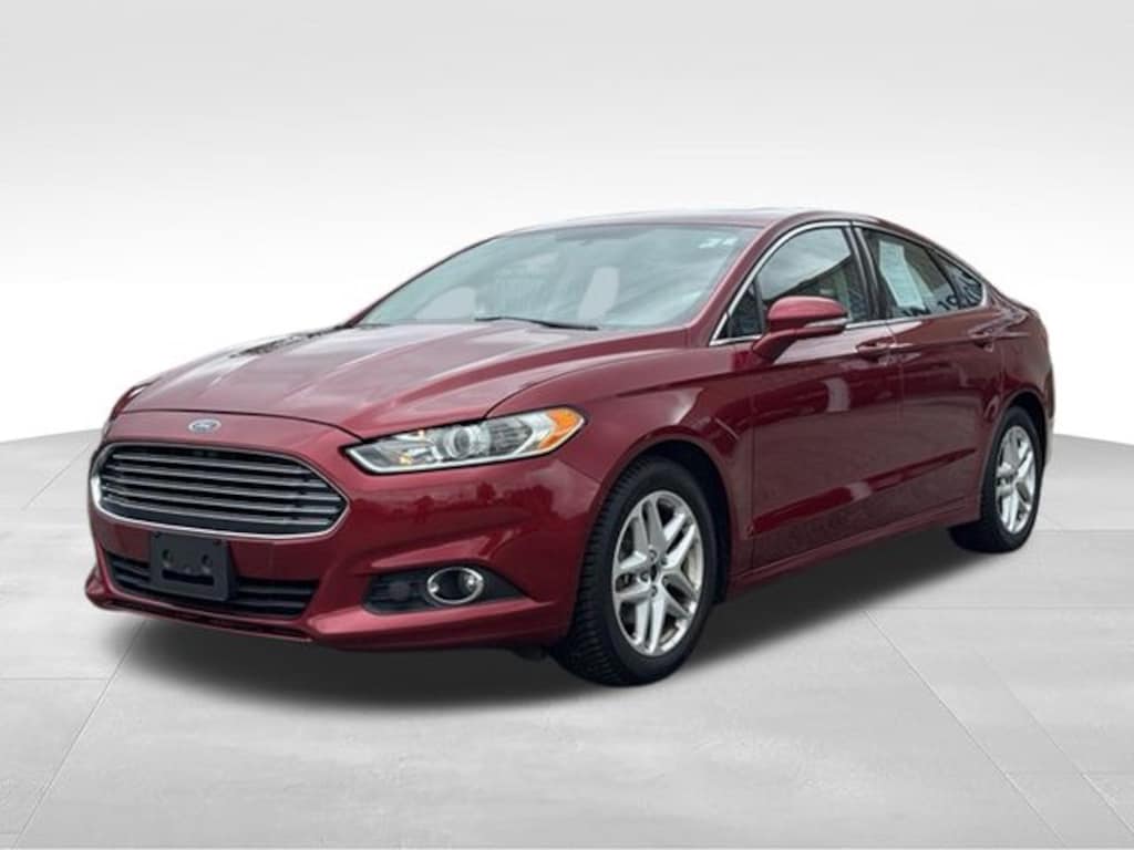 Used 2015 Ford Fusion SE Sedan