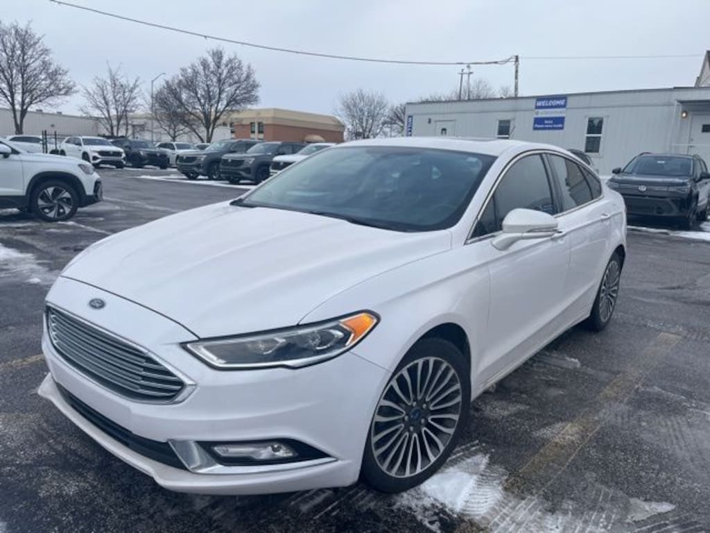 Used 2017 Ford Fusion SE Sedan
