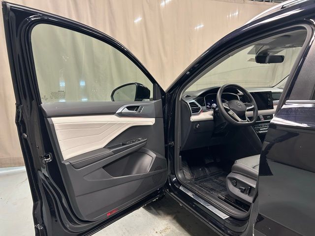 2026 Volkswagen Taos SEL - Photo 10