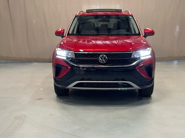 2024 Volkswagen Taos SE photo 3