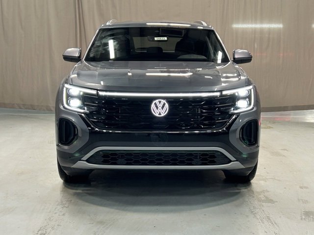 2025 Volkswagen Atlas Cross Sport SE Technology photo 2