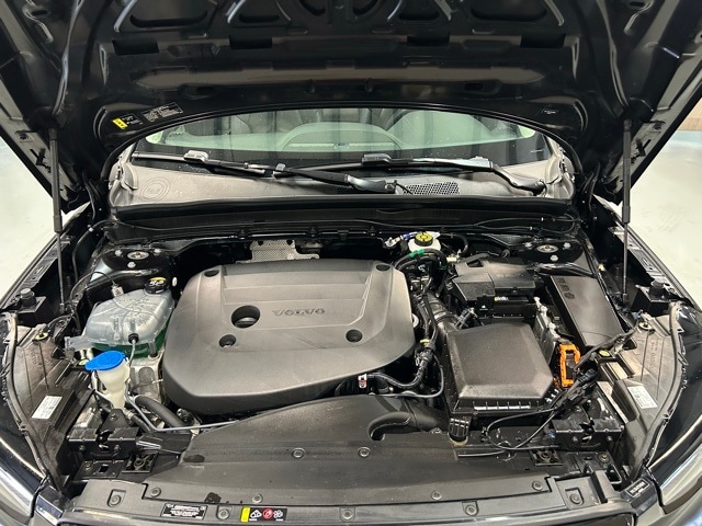 YV4L12UW2P2019049