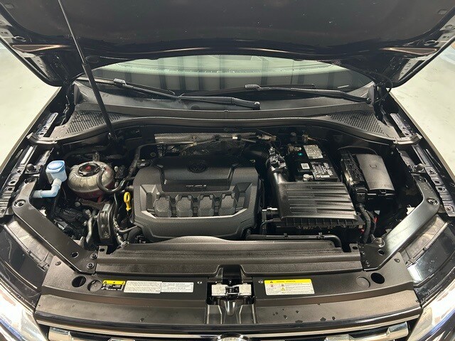 2021 Volkswagen Tiguan S photo 2