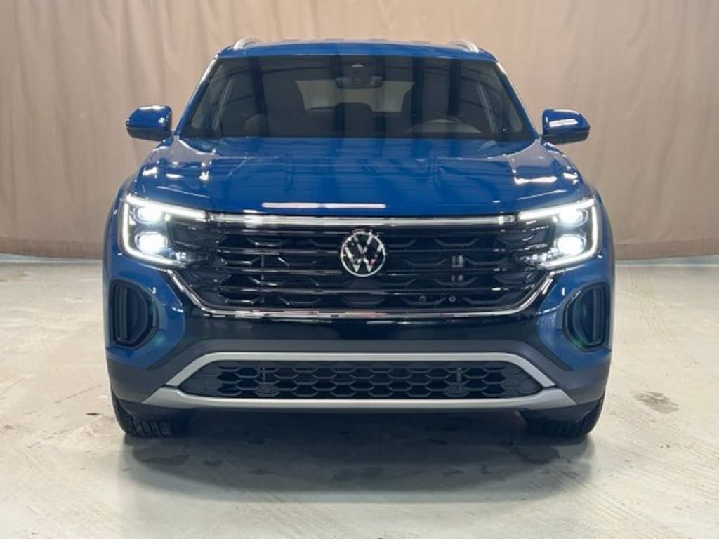 Used 2025 Volkswagen Atlas Cross Sport 2.0T SE SUV