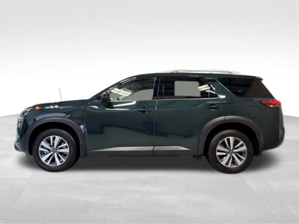 Used 2025 Nissan Pathfinder SL SUV