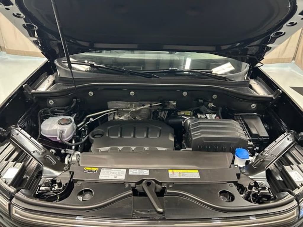 New 2026 Volkswagen Atlas Cross Sport 2.0T SE w/Technology SUV