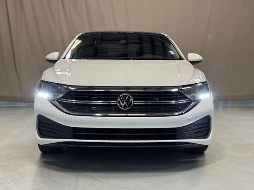 Certified 2023 Volkswagen Jetta 1.5T SE Sedan