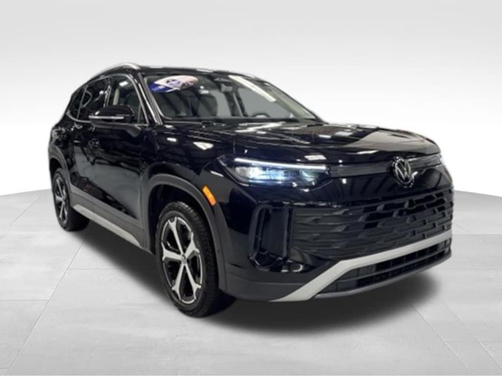 Certified 2025 Volkswagen Tiguan 2.0T SE SUV