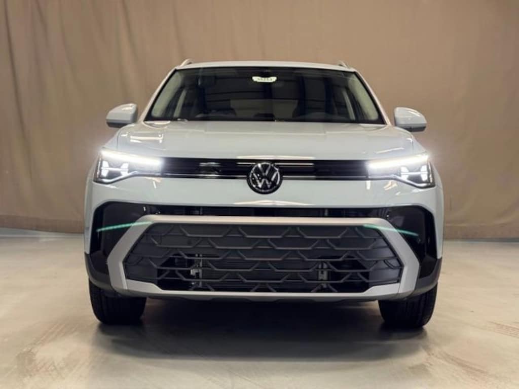 New 2026 Volkswagen Taos 1.5T SE SUV