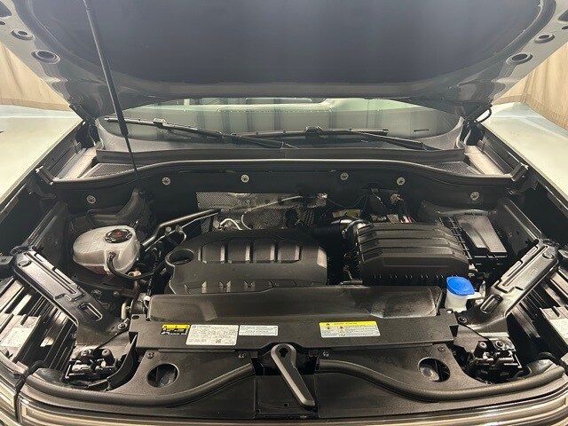 2025 Volkswagen Atlas Peak Edition SE photo 2