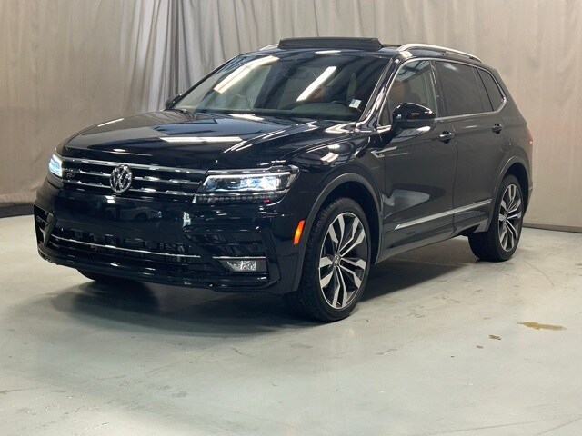 2021 Volkswagen Tiguan SEL Premium R-Line photo 2