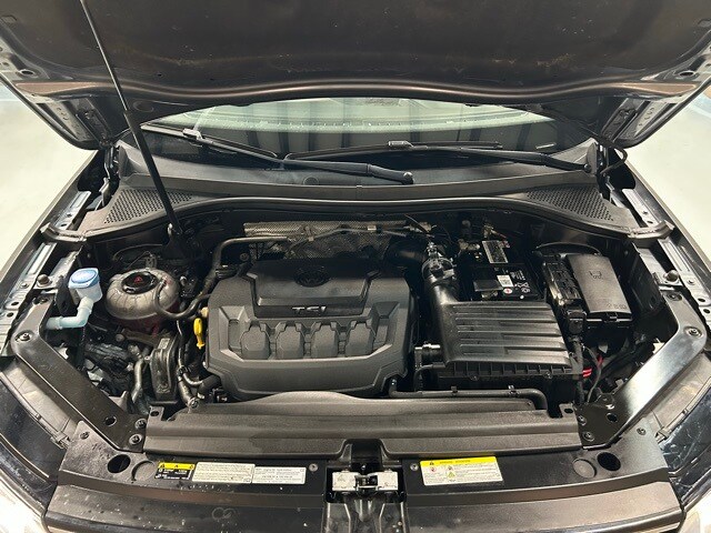 2021 Volkswagen Tiguan R-Line Black SEL photo 2