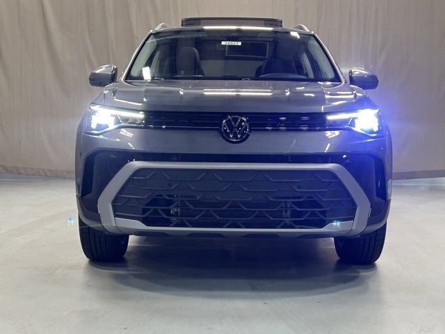 2025 Volkswagen Taos SE photo 4