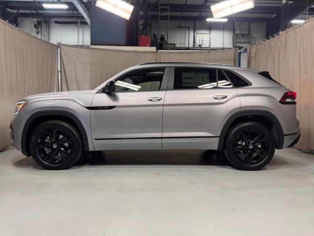 New 2026 Volkswagen Atlas Cross Sport 2.0T SEL R-Line Black SUV