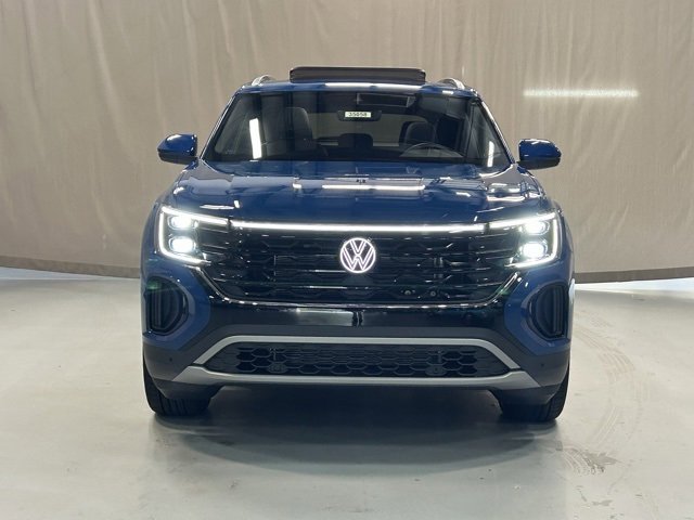2026 Volkswagen Atlas Cross Sport SE Technology photo 3