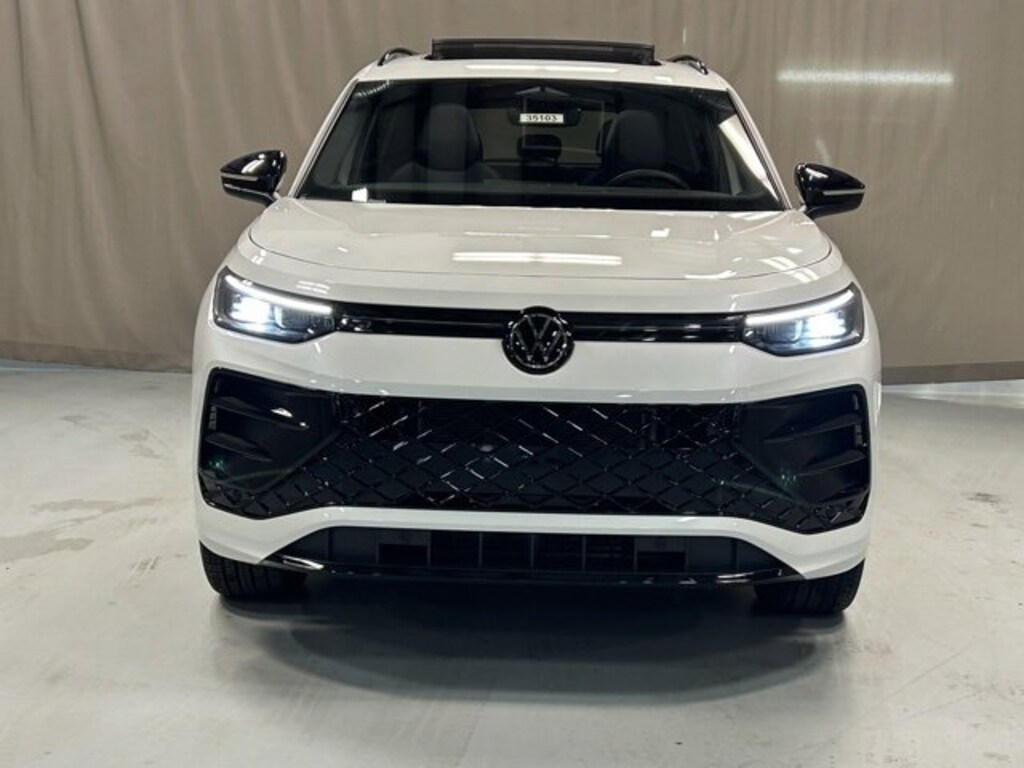 New 2026 Volkswagen Tiguan SE R-Line Black 2.0T SE R-Line Black 4MOTION