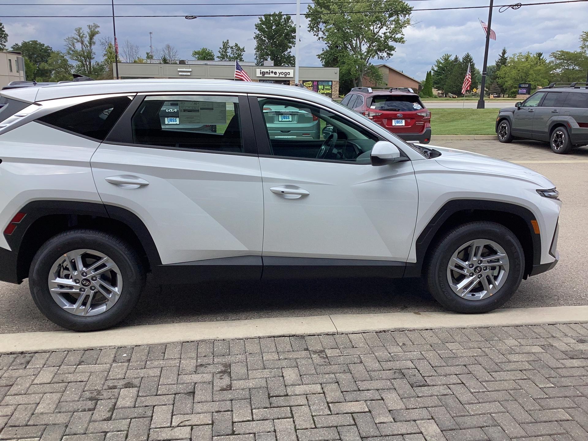 2026 Hyundai Tucson SE AWD, photo 5 of 12