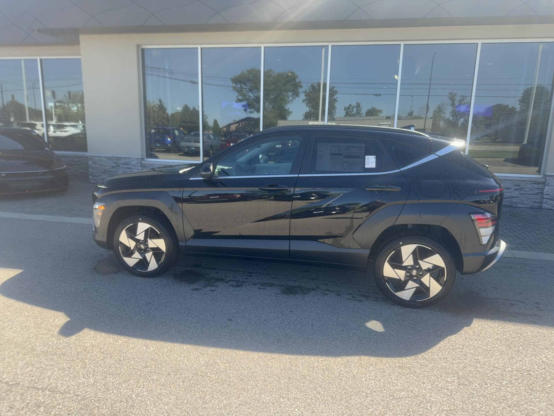 2026 Hyundai Kona Limited AWD, photo 8 of 12