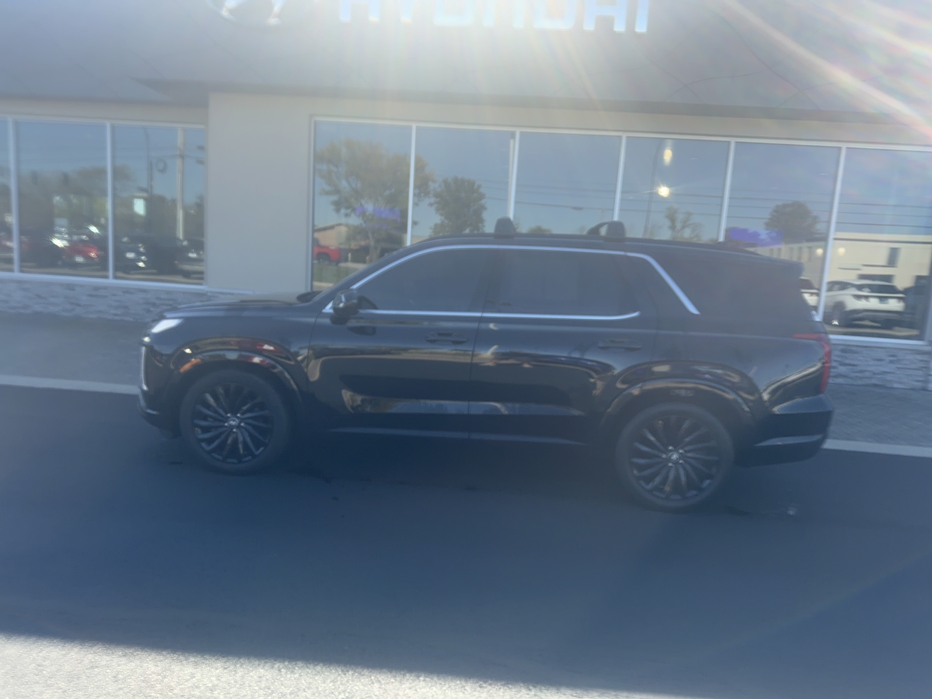 2024 Hyundai Palisade Calligraphy Night Edition, photo 6 of 12