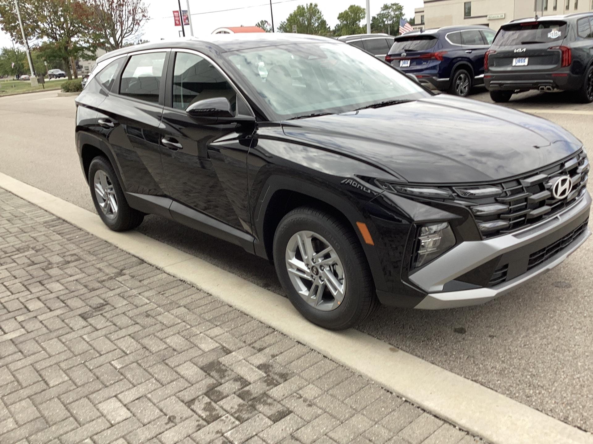 2026 Hyundai Tucson SE AWD, photo 2 of 12