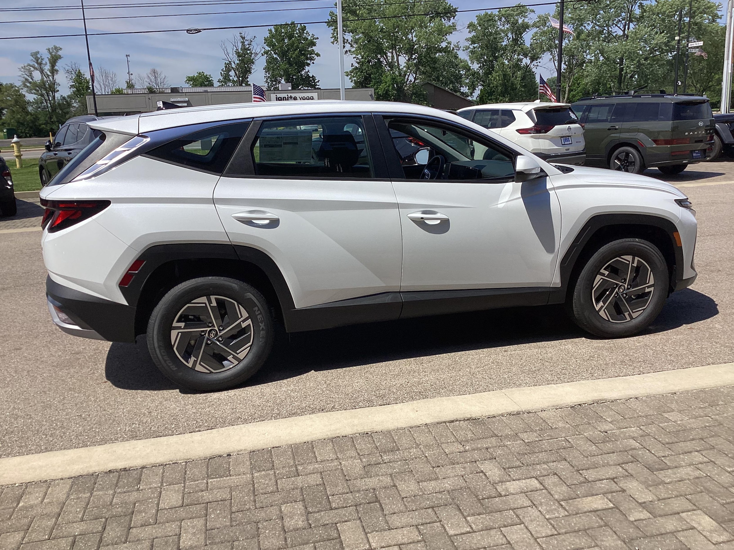 2026 Hyundai Tucson Hybrid Blue, photo 8 of 12