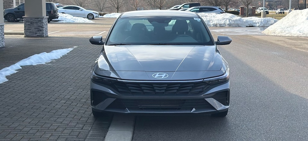 Certified 2025 Hyundai Elantra SE