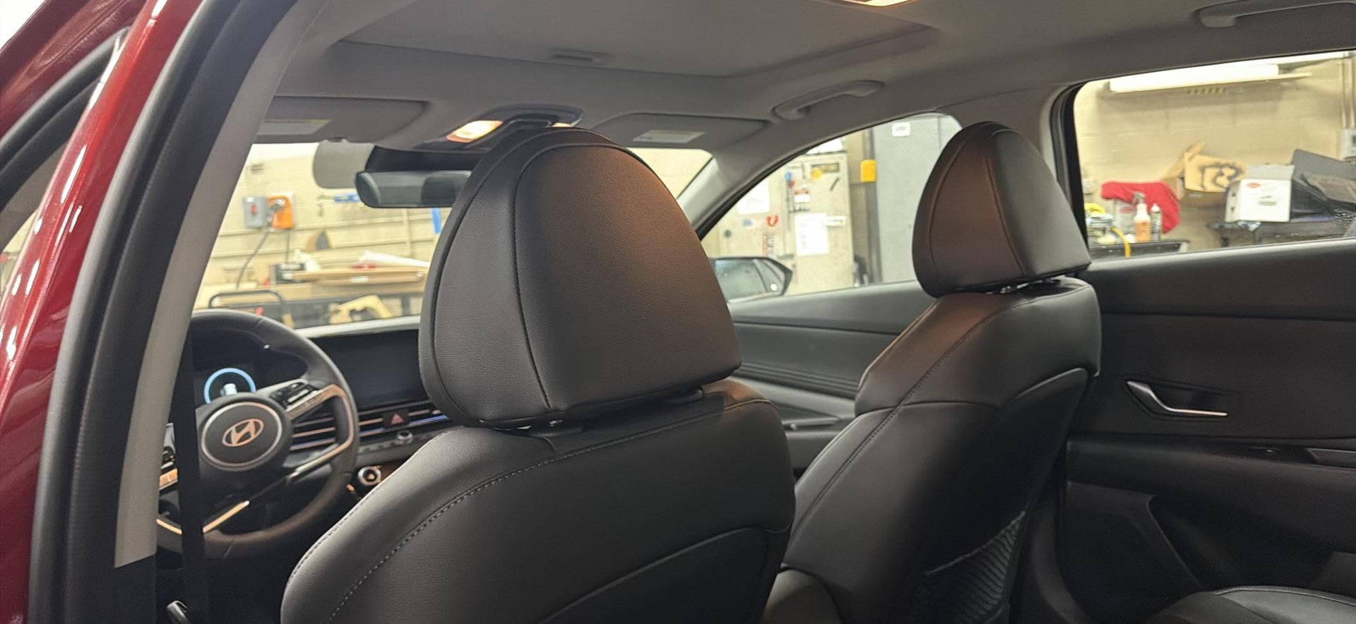 2025 Hyundai Elantra Limited - Photo 10