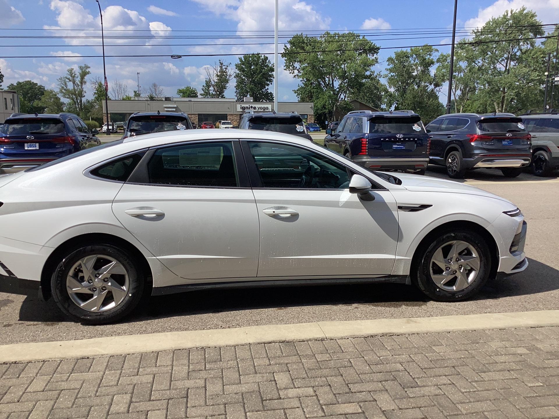 2026 Hyundai Sonata SE, photo 3 of 12