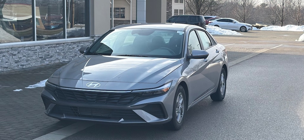 Certified 2025 Hyundai Elantra SE