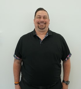 Staff member James Bond from ID_3be069e67062