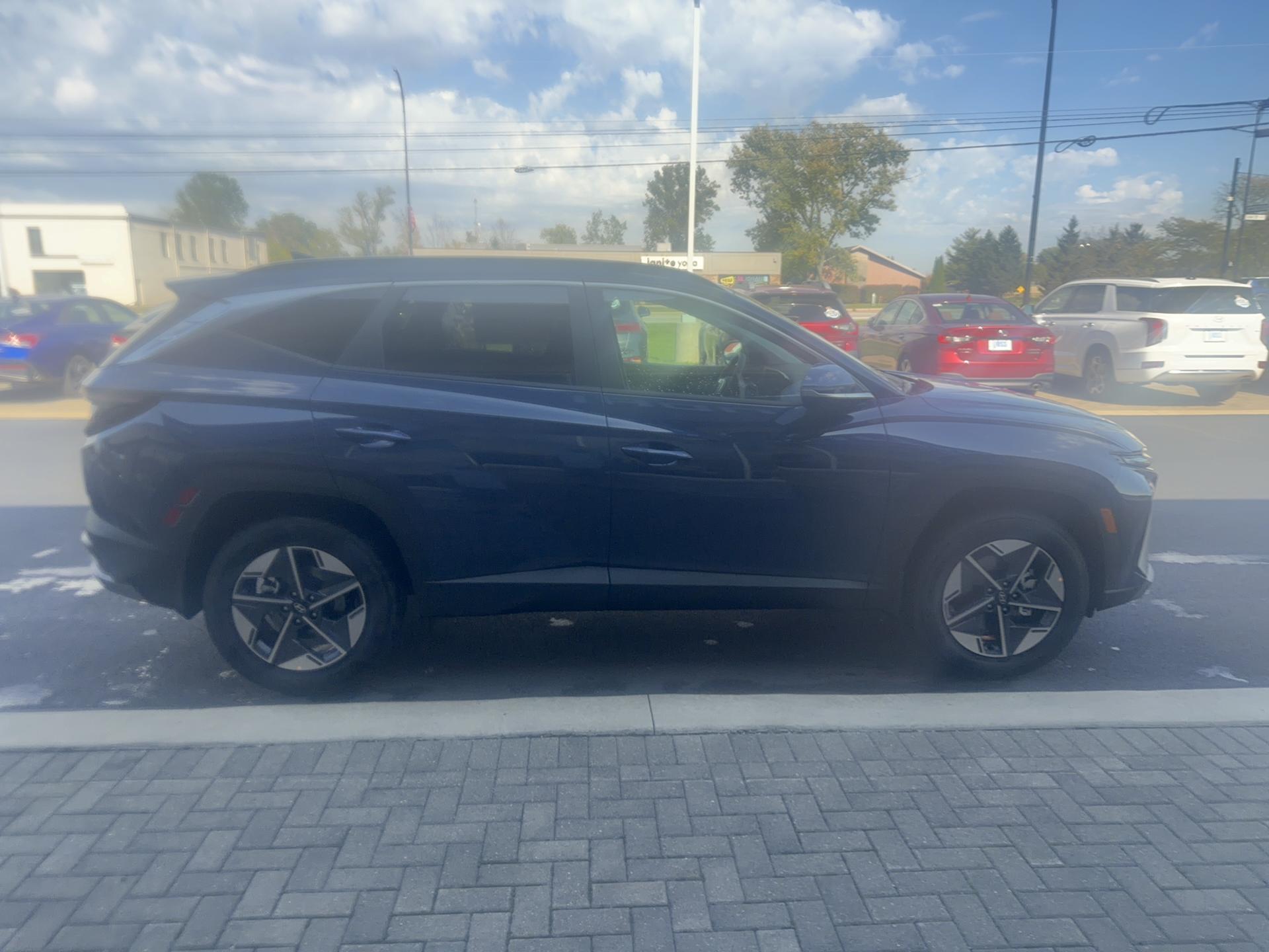2026 Hyundai Tucson SEL Premium AWD, photo 2 of 12