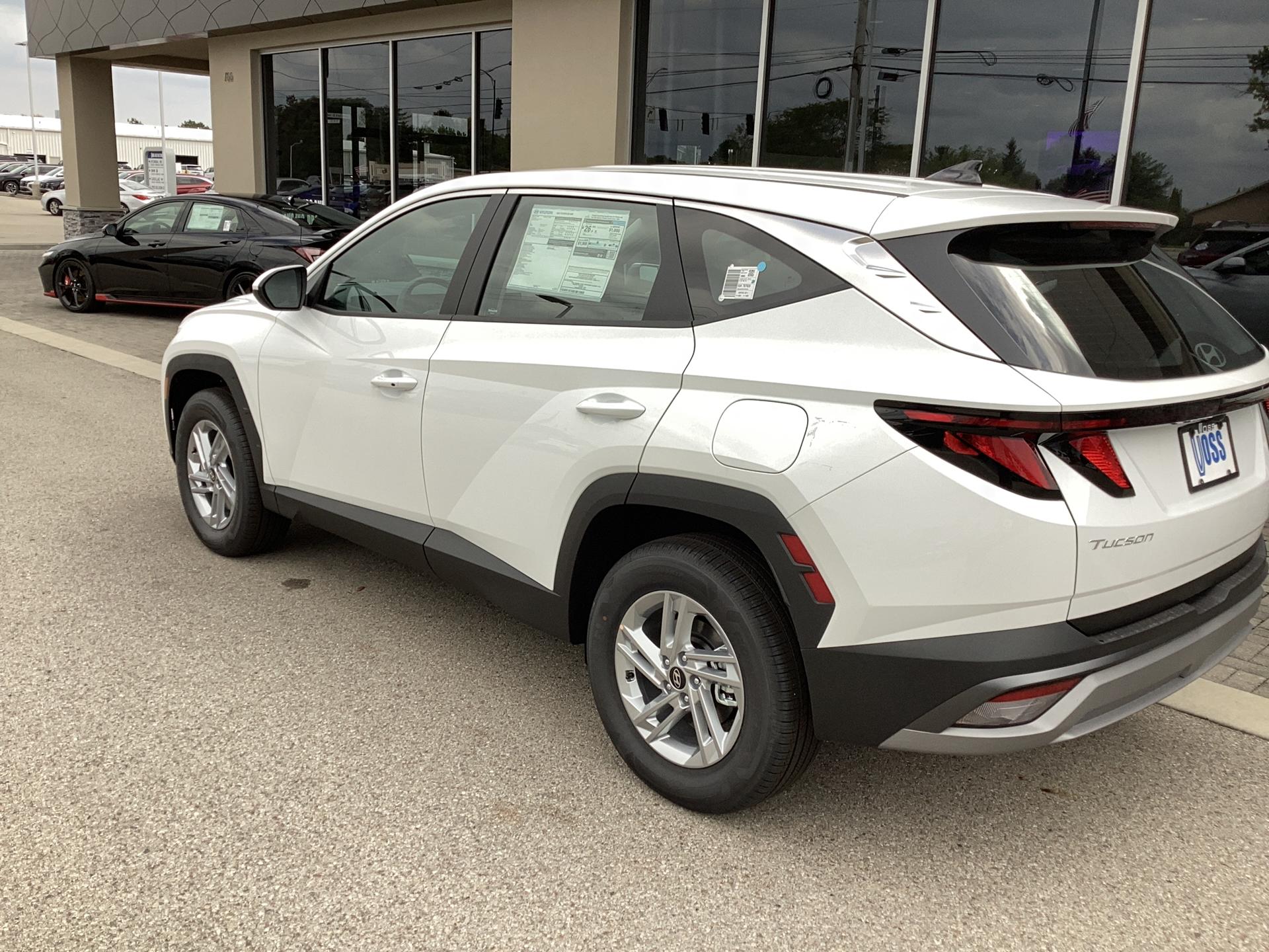 2026 Hyundai Tucson SE AWD, photo 9 of 12