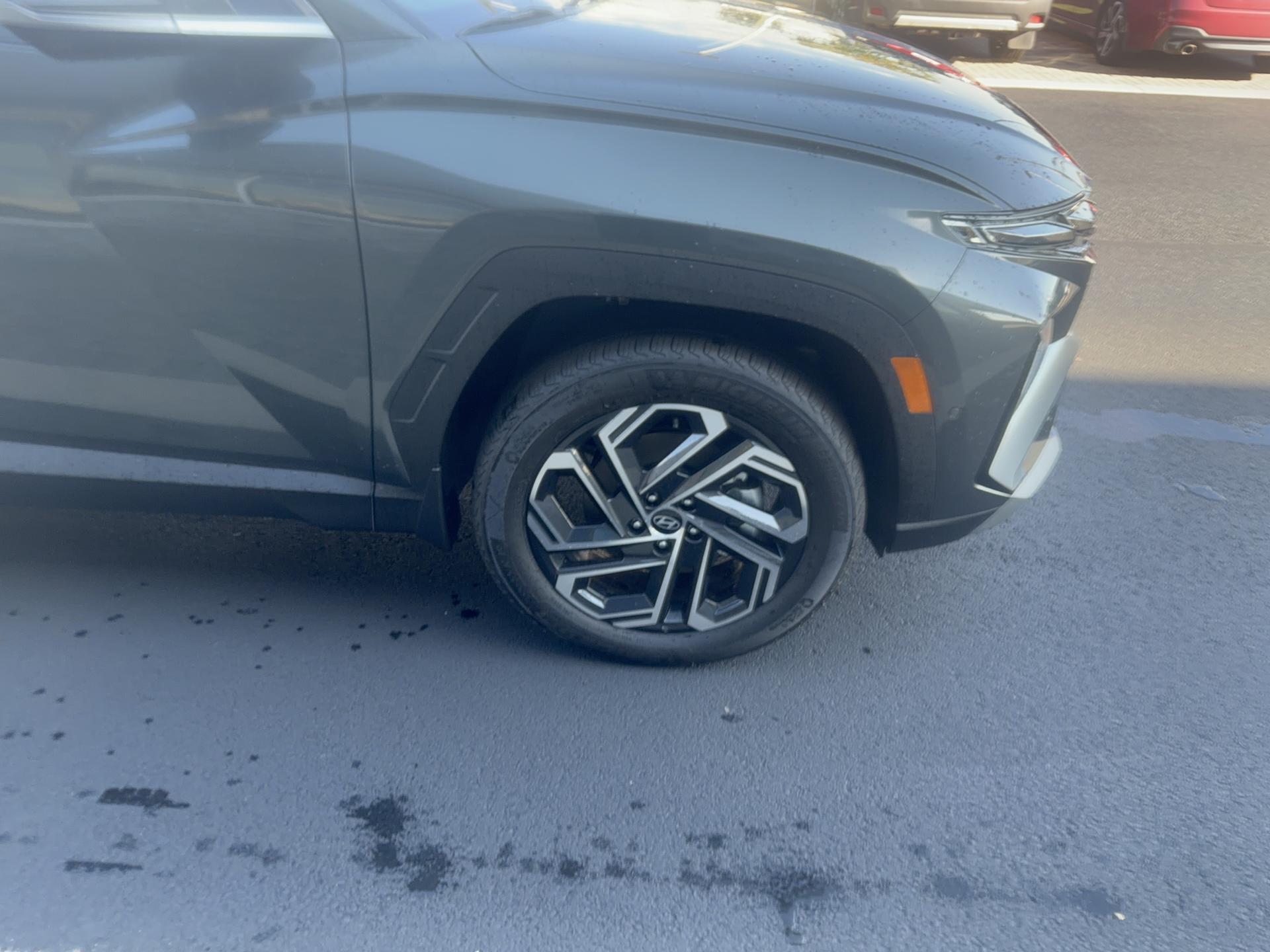 2026 Hyundai Tucson Hybrid Limited, photo 6 of 12