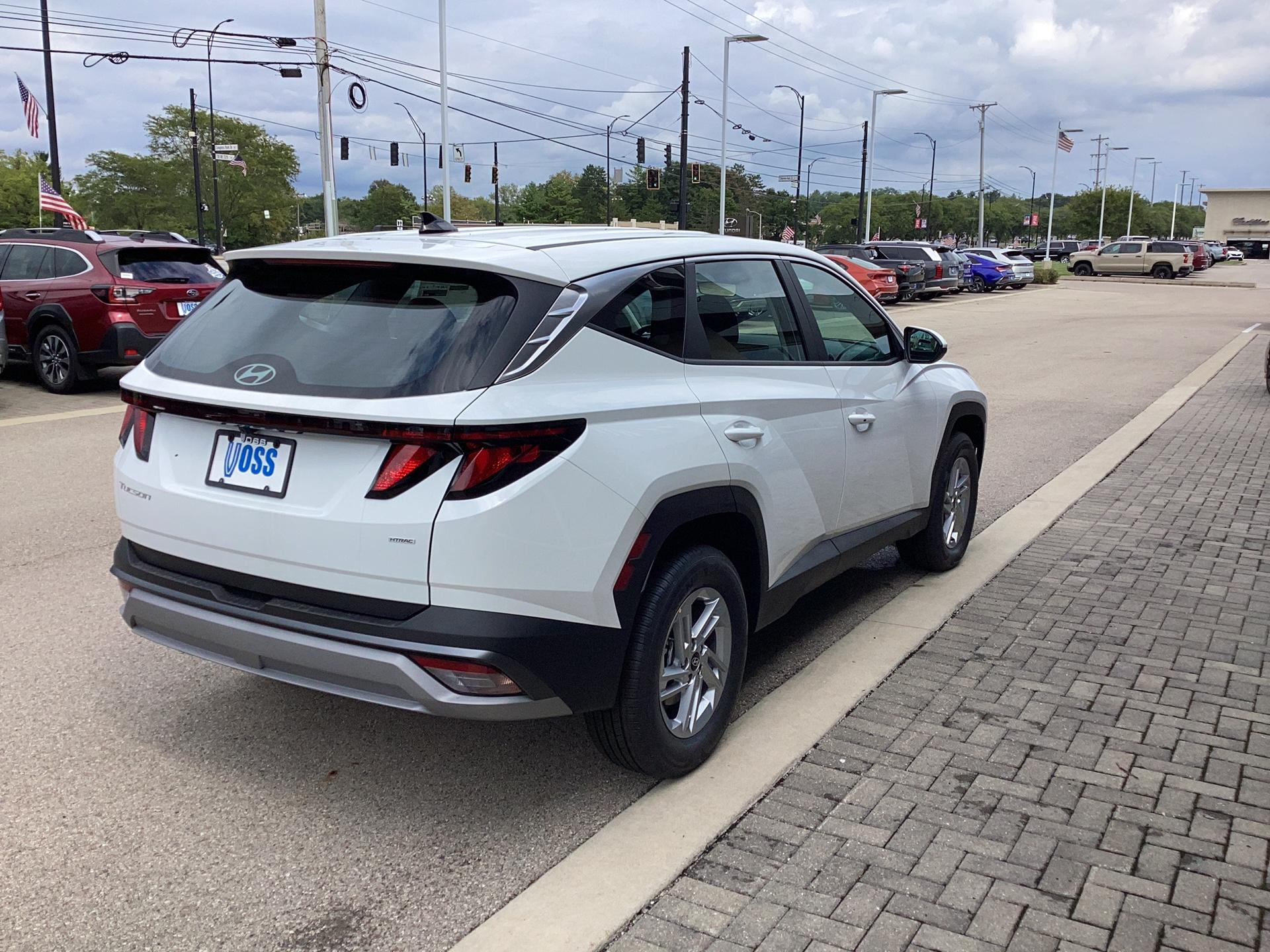 2026 Hyundai Tucson SE AWD, photo 6 of 12